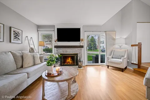 $345,000 | 2673 College Hill Circle, Schaumburg, IL 60173