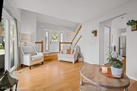 $345,000 | 2673 College Hill Circle, Schaumburg, IL 60173