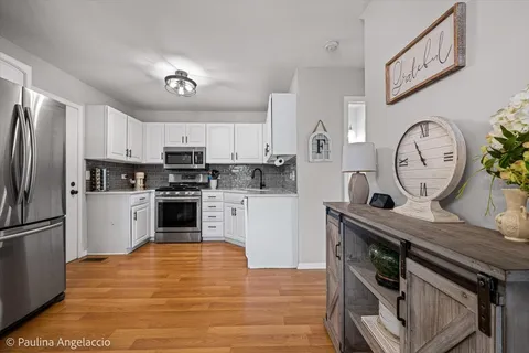 $345,000 | 2673 College Hill Circle, Schaumburg, IL 60173