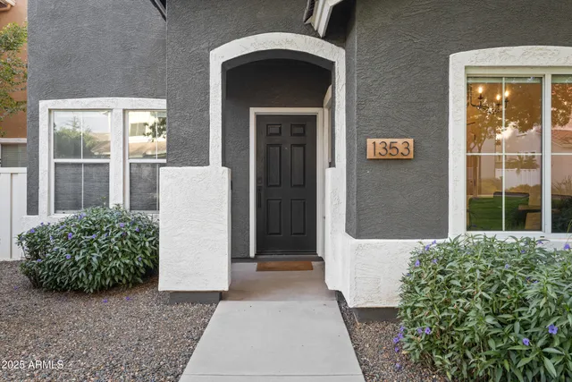 $570,000 | 1353 South Minneola Lane, Gilbert, AZ 85296