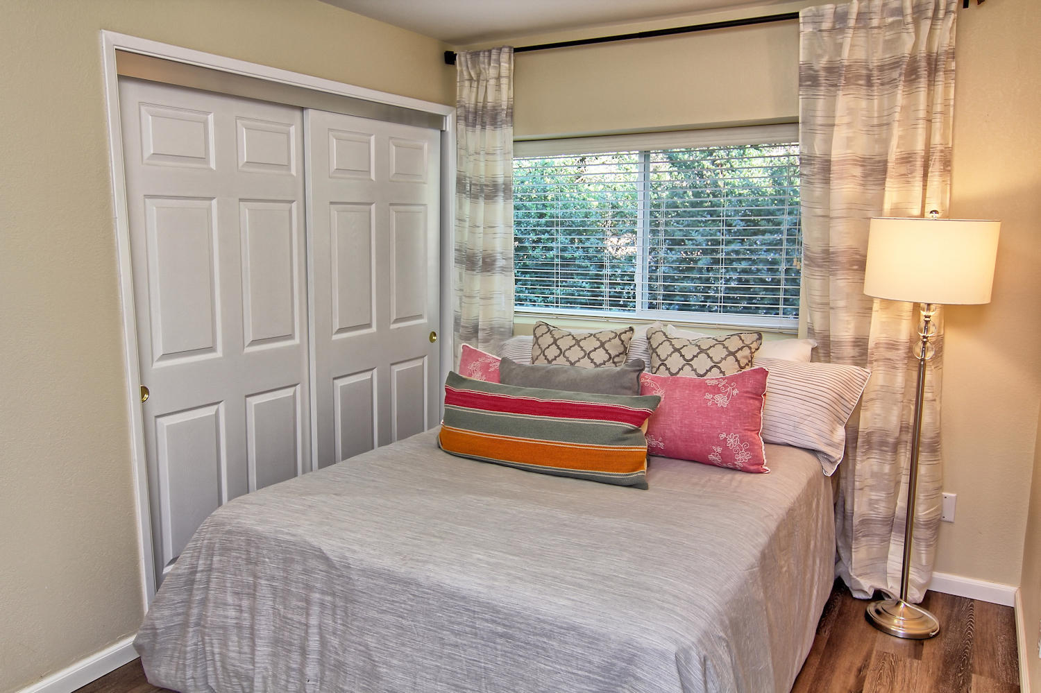 1442 South Rice Road Ojai, CA 93023 - Photo 31 of 50 a bedroom with bed and window