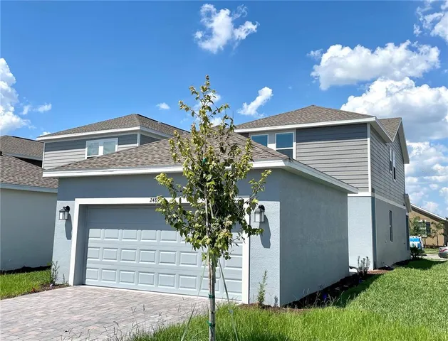 a view of an entryway of the house