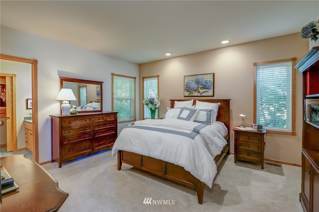 22723 Jefferson Point Road Northeast Kingston, WA 98346 - Photo 14 of 24 Gallery Image 14