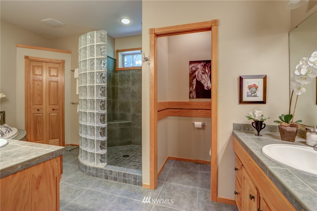22723 Jefferson Point Road Northeast Kingston, WA 98346 - Photo 15 of 24 Gallery Image 15