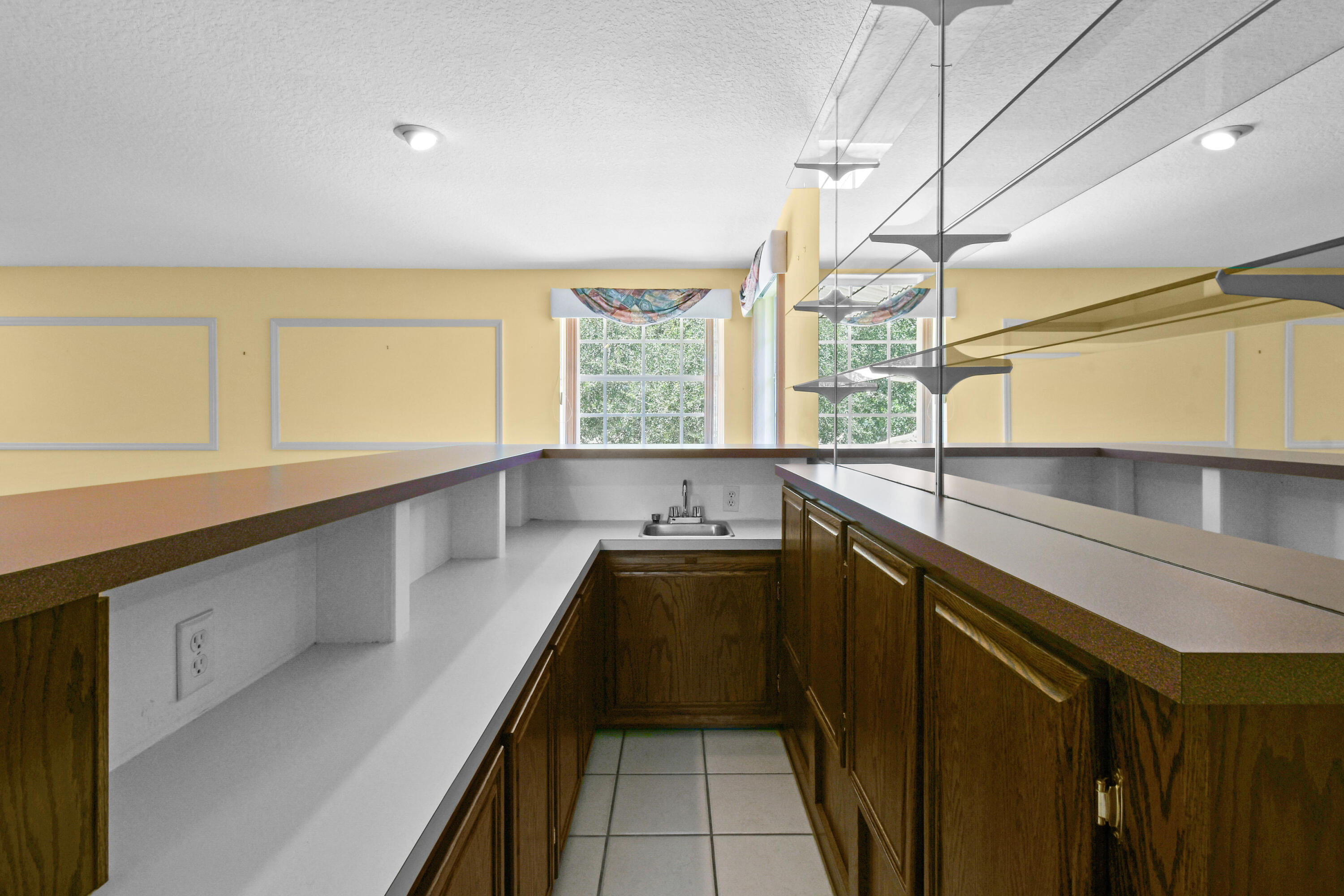 575 Scrubjay Lane Jupiter, FL 33458 - Photo 29 of 60 Wet Bar with Electric