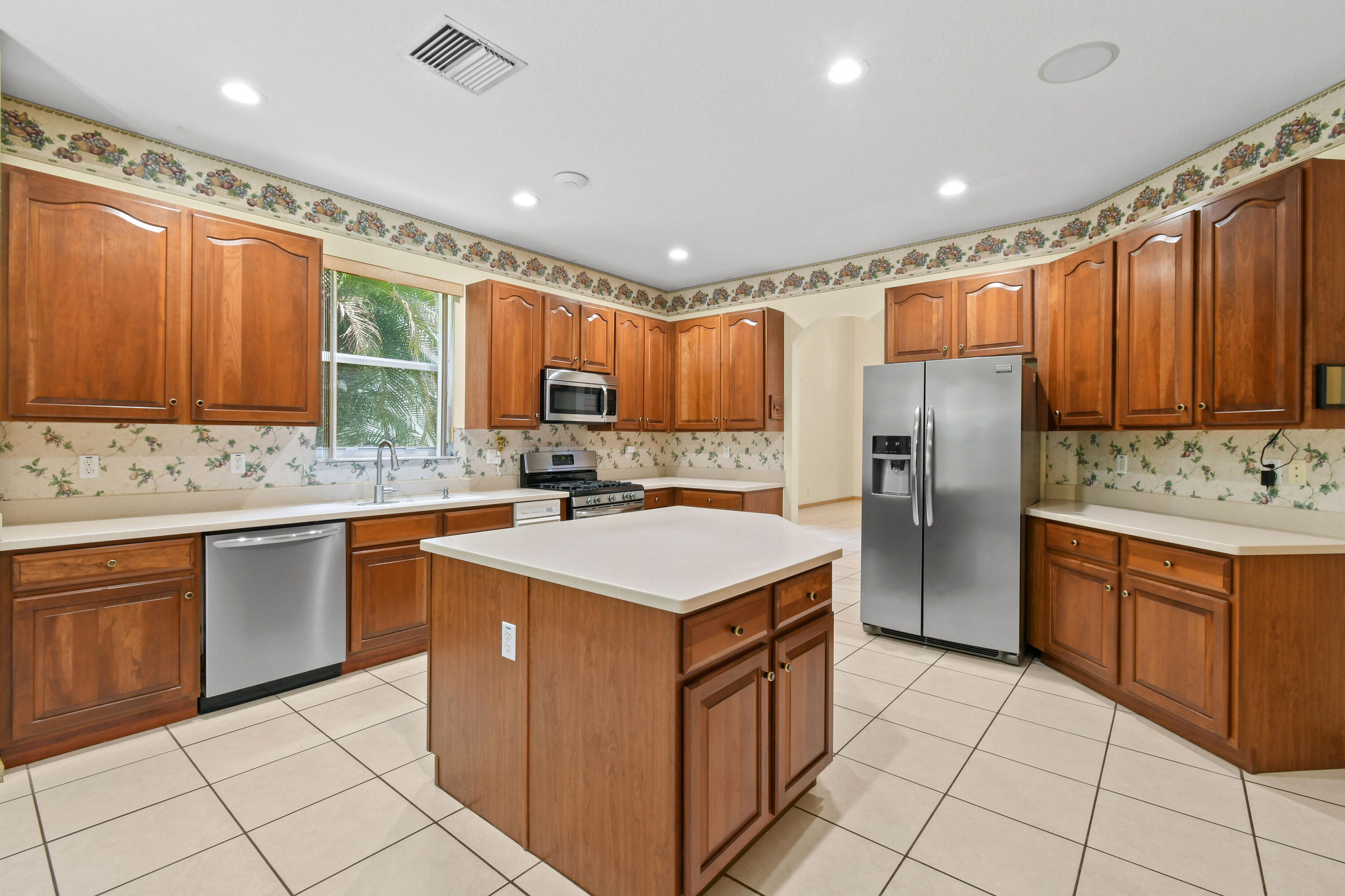 575 Scrubjay Lane Jupiter, FL 33458 - Photo 9 of 60 Large Kitchen
