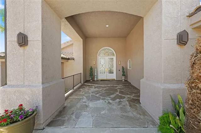 a view of a livingroom with furniture window and outside view