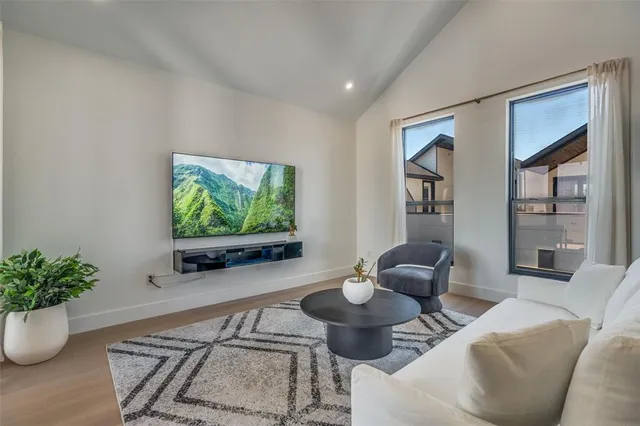 $649,900 | 708 West 10th Street, Unit 103, Dallas, TX 75208