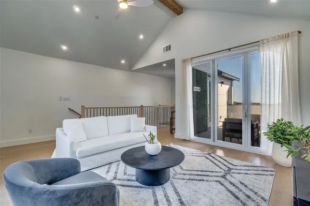 $649,900 | 708 West 10th Street, Unit 103, Dallas, TX 75208