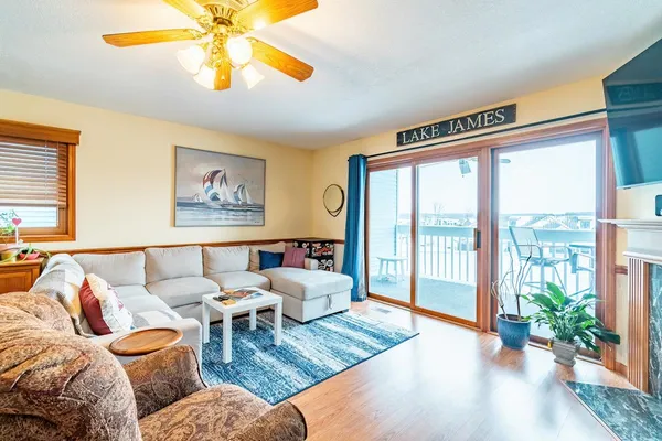 $340,000 | 120 Ln 325 Lake James, Angola, IN 46703