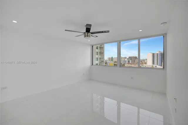 $4,500 | 7135 Collins Avenue, Unit 835, Miami Beach, FL 33141