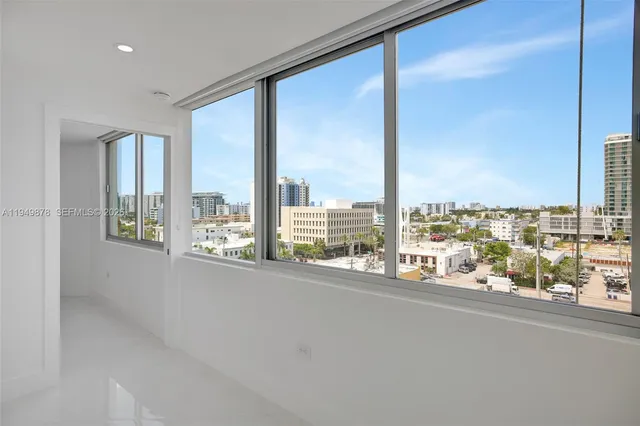 $4,500 | 7135 Collins Avenue, Unit 835, Miami Beach, FL 33141