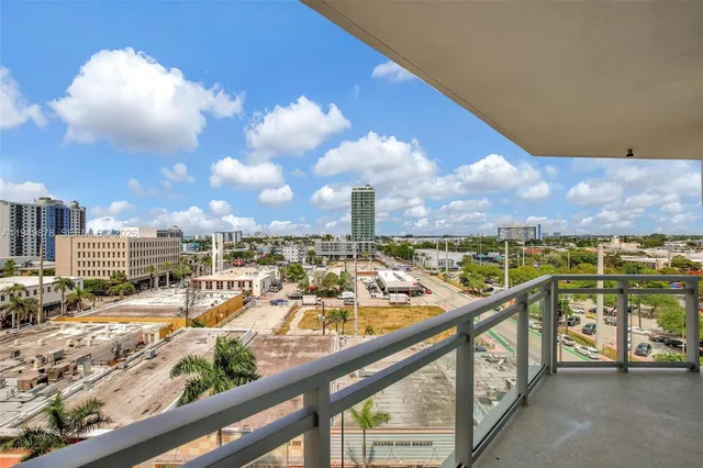 $4,500 | 7135 Collins Avenue, Unit 835, Miami Beach, FL 33141