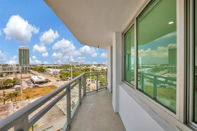 $4,500 | 7135 Collins Avenue, Unit 835, Miami Beach, FL 33141