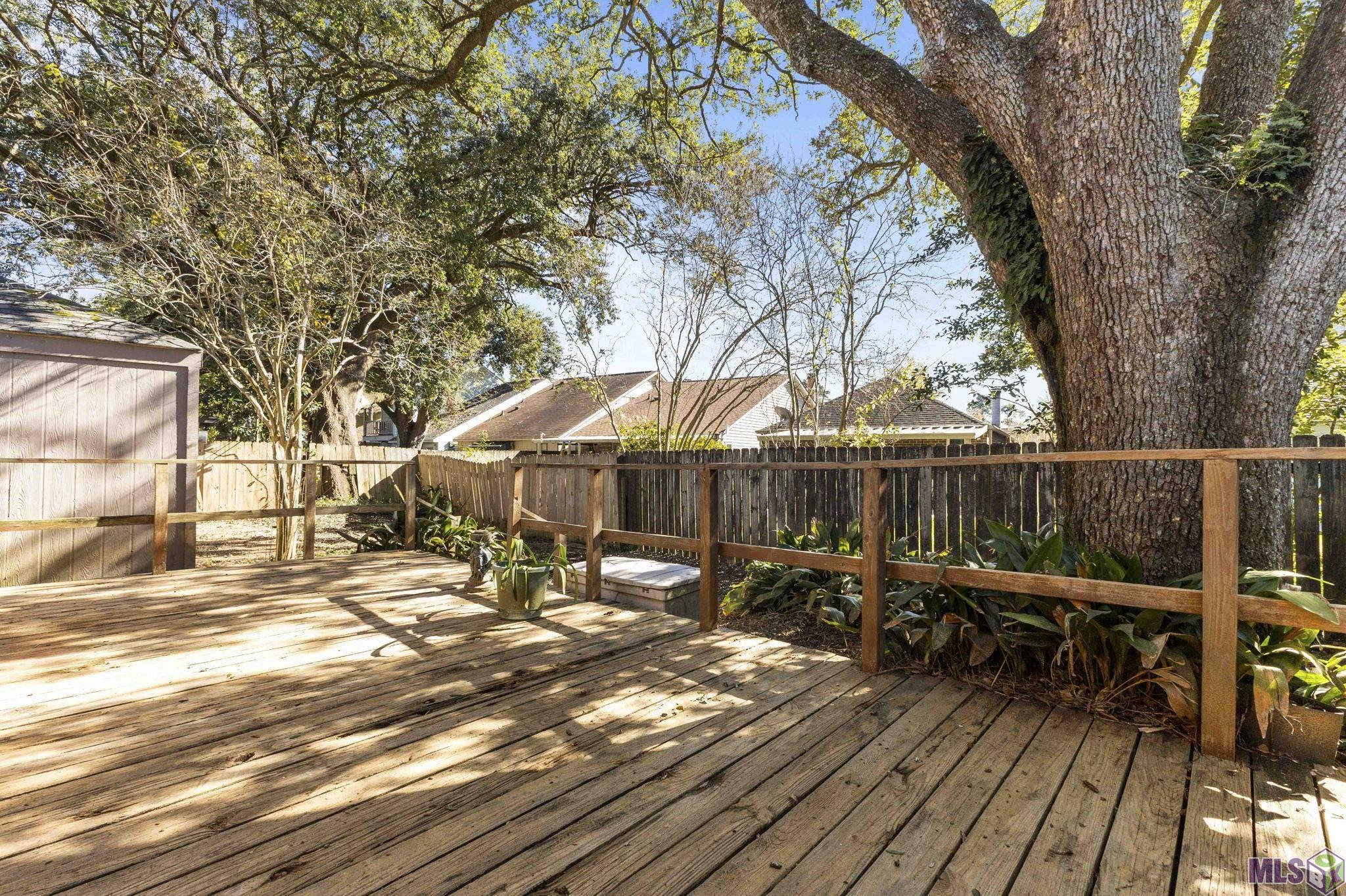 1815 Stonegate Court Baton Rouge, LA 70815 - Photo 17 of 17 Backyard with deck