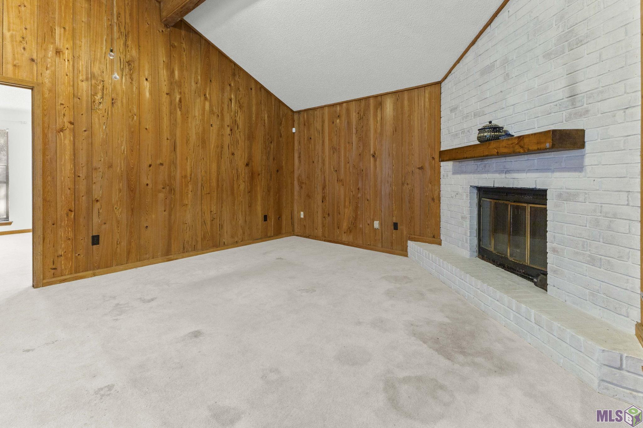 1815 Stonegate Court Baton Rouge, LA 70815 - Photo 3 of 17 Living with Fireplace