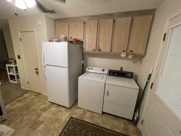 $1,100 | 2100 Austin Street, Unit 6, Bay City, TX 77414