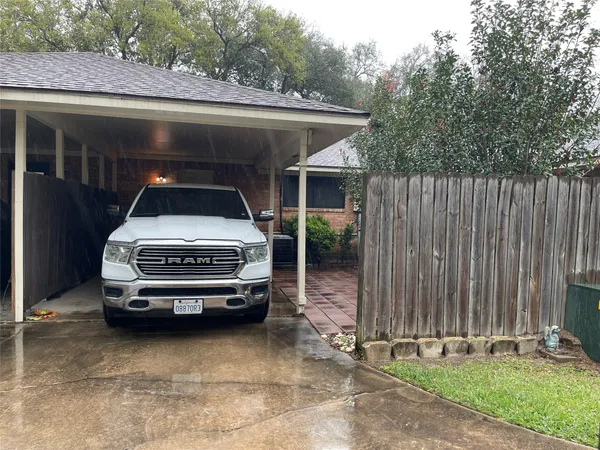 $1,100 | 2100 Austin Street, Unit 6, Bay City, TX 77414