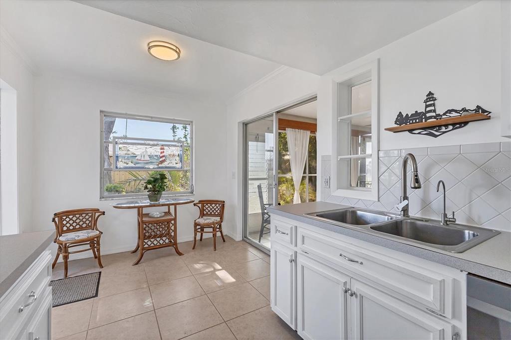 448 Redwood Road Venice, FL 34293 - Photo 12 of 45
