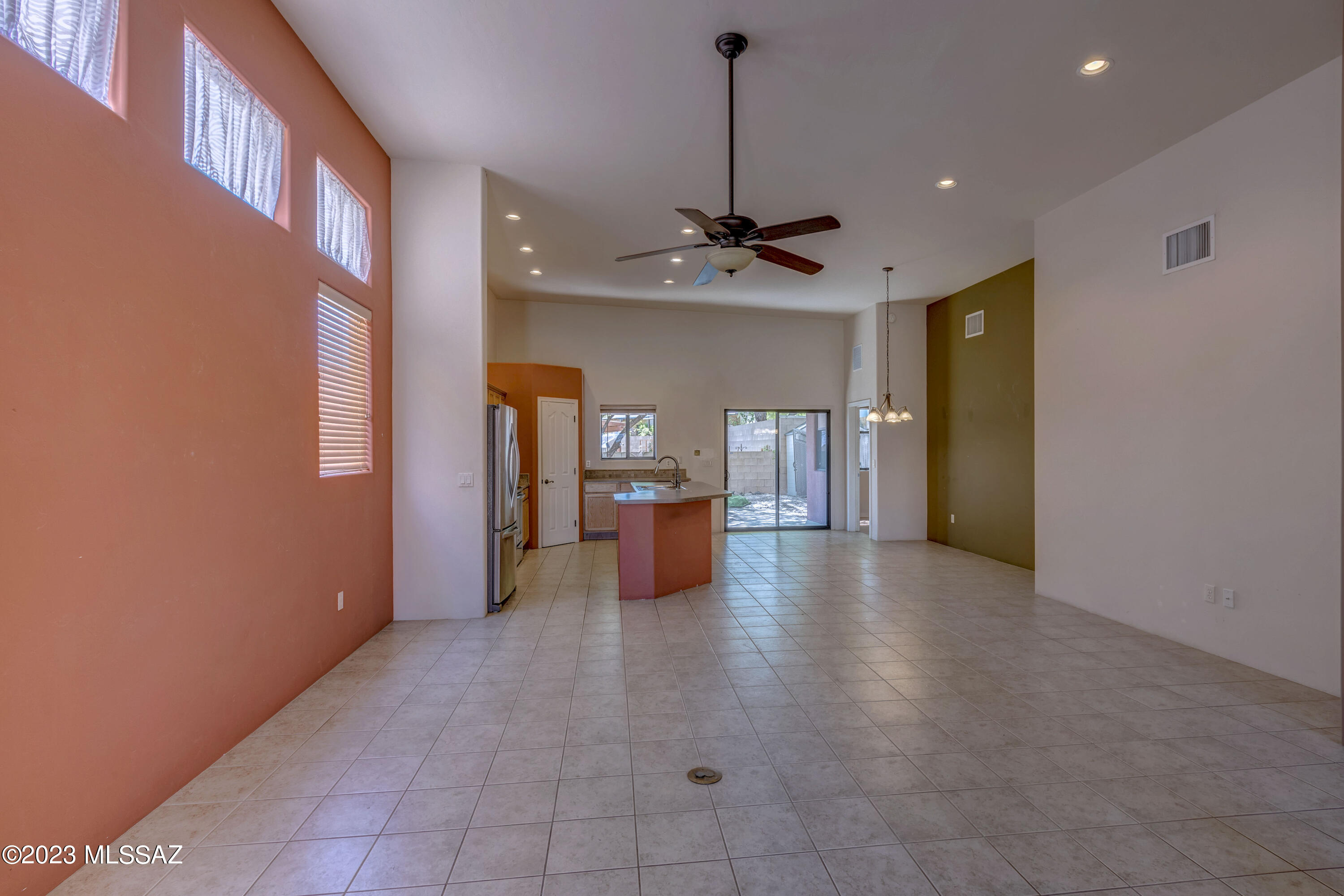 223 South Fresno Spring Way Tucson, AZ 85748 - Photo 8 of 27