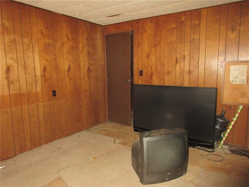 209 Hoot Owl Road Evans City, PA 16033 - Photo 6 of 8 Gallery Image 6