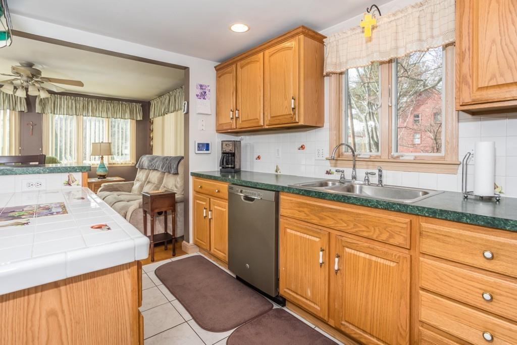 52 Appleton Street Saugus, MA 01906 - Photo 12 of 42 Gallery Image 12