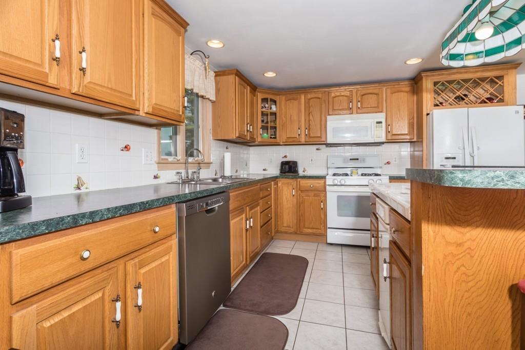 52 Appleton Street Saugus, MA 01906 - Photo 8 of 42 Gallery Image 8