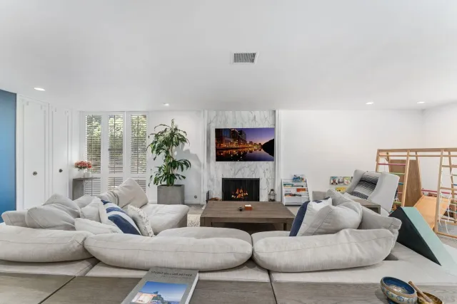 $17,900 | 2315 Avenida De La Playa, La Jolla, CA 92037