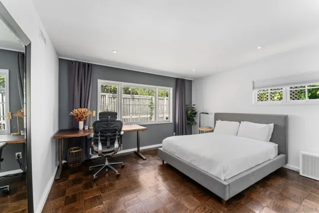 $17,900 | 2315 Avenida De La Playa, La Jolla, CA 92037