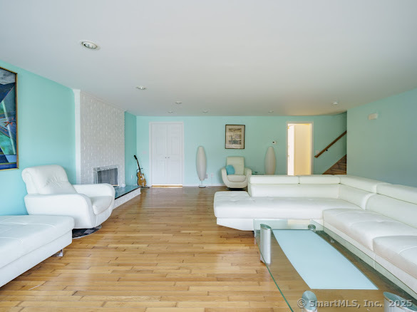 847 Glenbrook Road Orange, CT 06477 - Photo 25 of 36