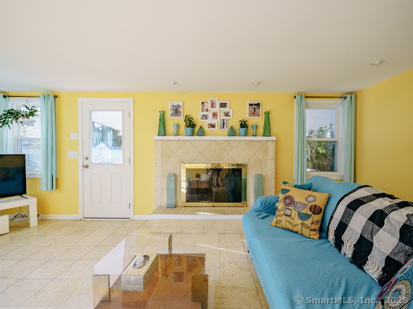 847 Glenbrook Road Orange, CT 06477 - Photo 7 of 36