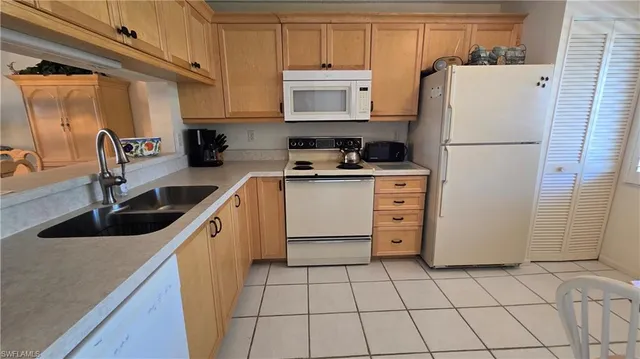 $245,000 | 4580 Andover Way, Unit 305B, Naples, FL 34112