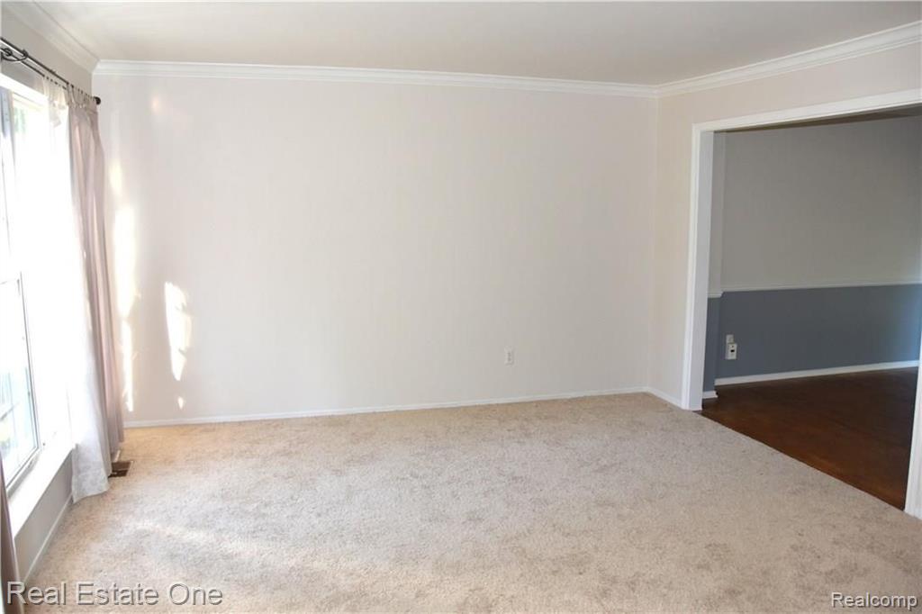 1984 Clear Point Court Rochester Hills, MI 48306 - Photo 11 of 21