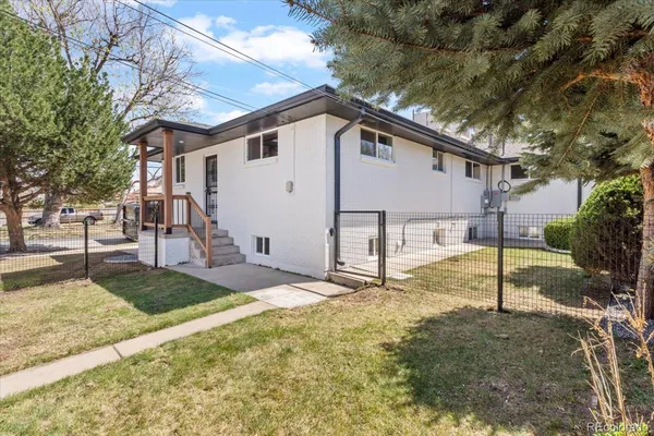 $4,000 | 2903 West 39th Avenue, Denver, CO 80211