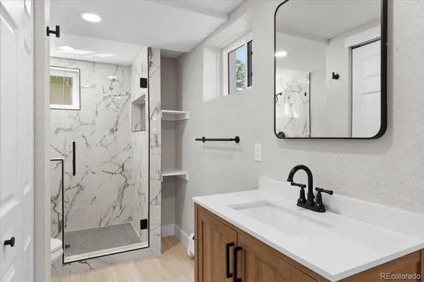 $4,000 | 2903 West 39th Avenue, Denver, CO 80211