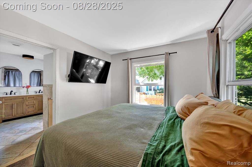 1522 Eason Road Waterford, MI 48328 - Photo 11 of 28 Gallery Image 11