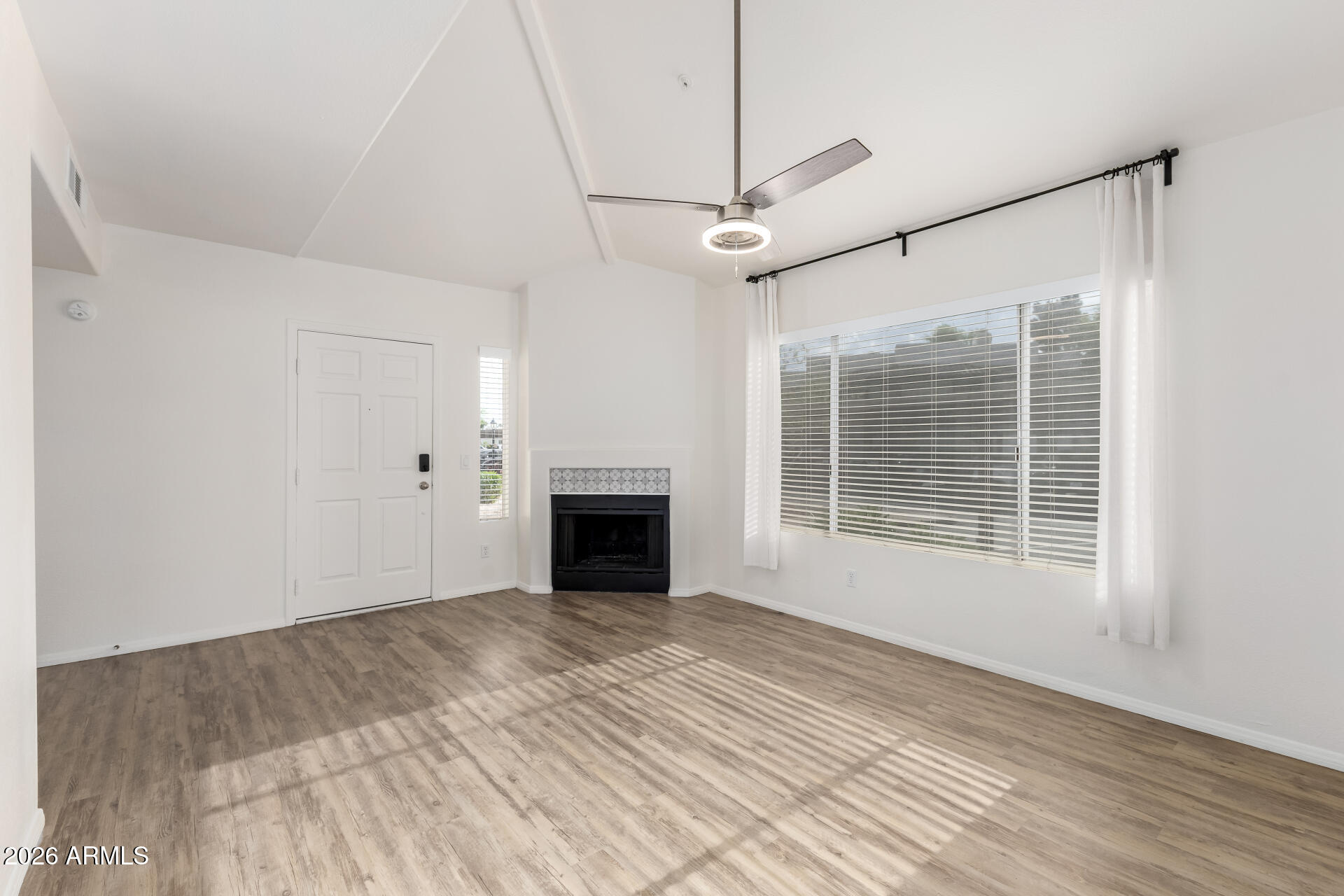 1825 West Ray Road, Unit 1055 Chandler, AZ 85224 - Photo 2 of 28 03 - Ray