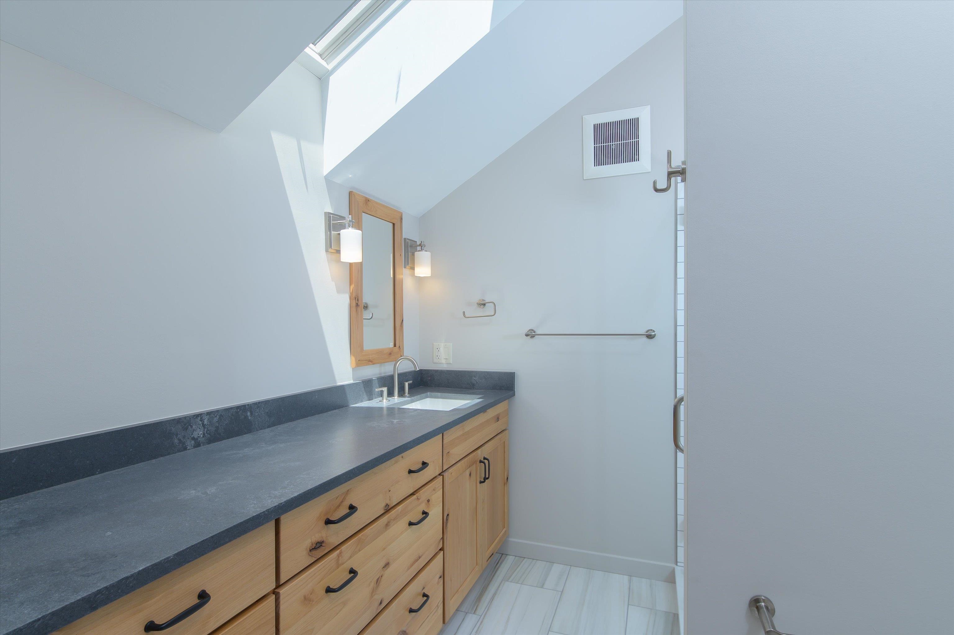 69 High Street Walpole, NH 03608 - Photo 24 of 60