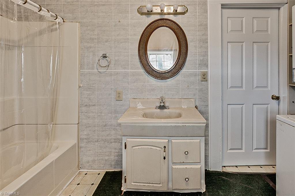 5416 Ferguson Road Liberty, NC 27298 - Photo 7 of 24 5416 Bath