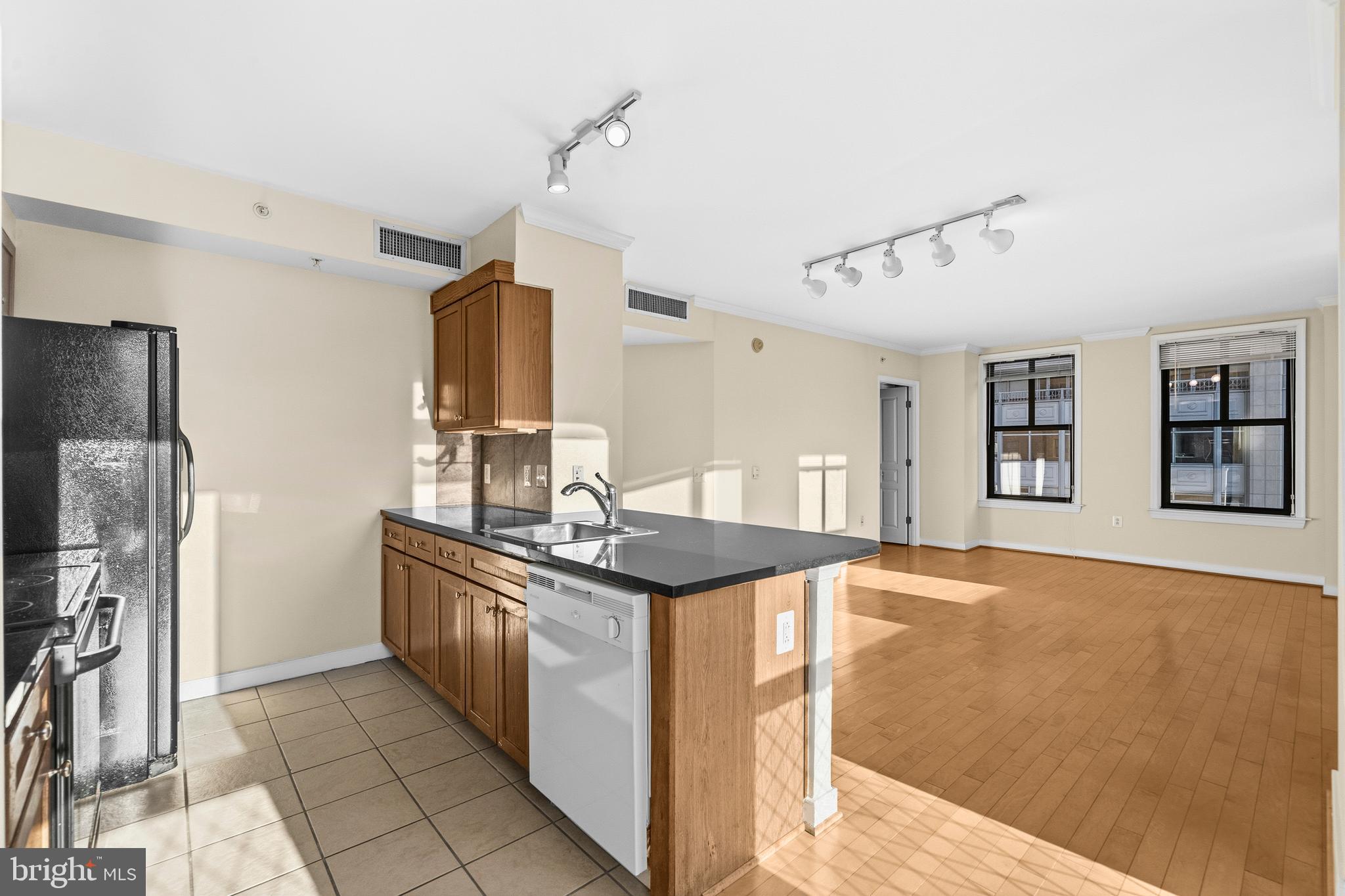 631 D Street Northwest, Unit 733 Washington, DC 20004 - Photo 11 of 119