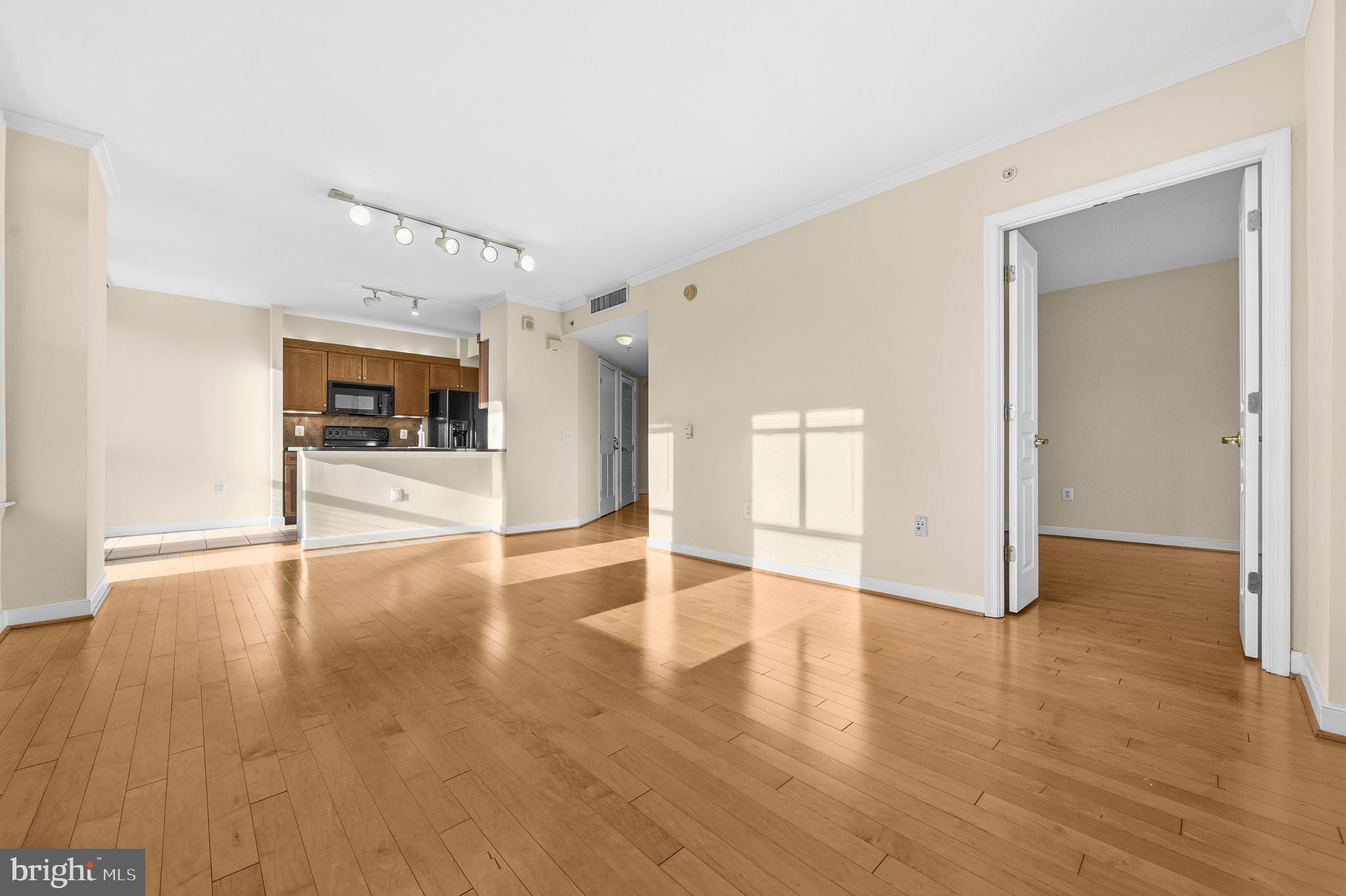 631 D Street Northwest, Unit 733 Washington, DC 20004 - Photo 13 of 100