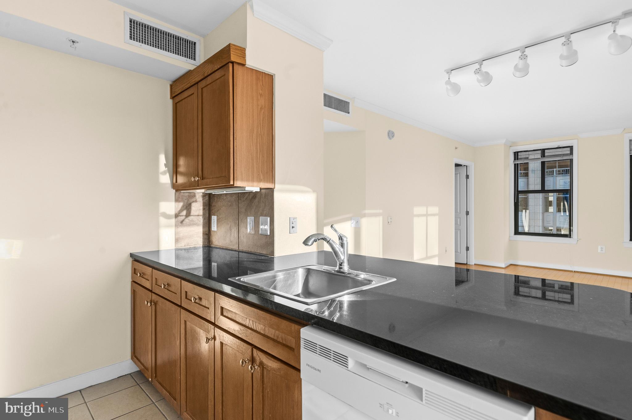 631 D Street Northwest, Unit 733 Washington, DC 20004 - Photo 18 of 119