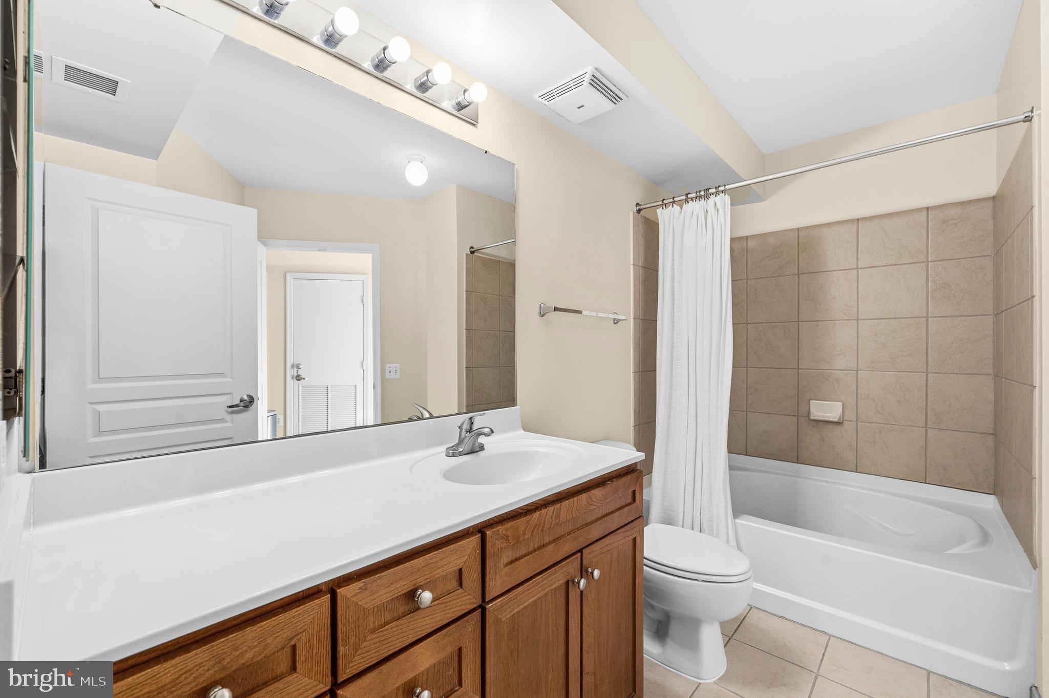 631 D Street Northwest, Unit 733 Washington, DC 20004 - Photo 25 of 100