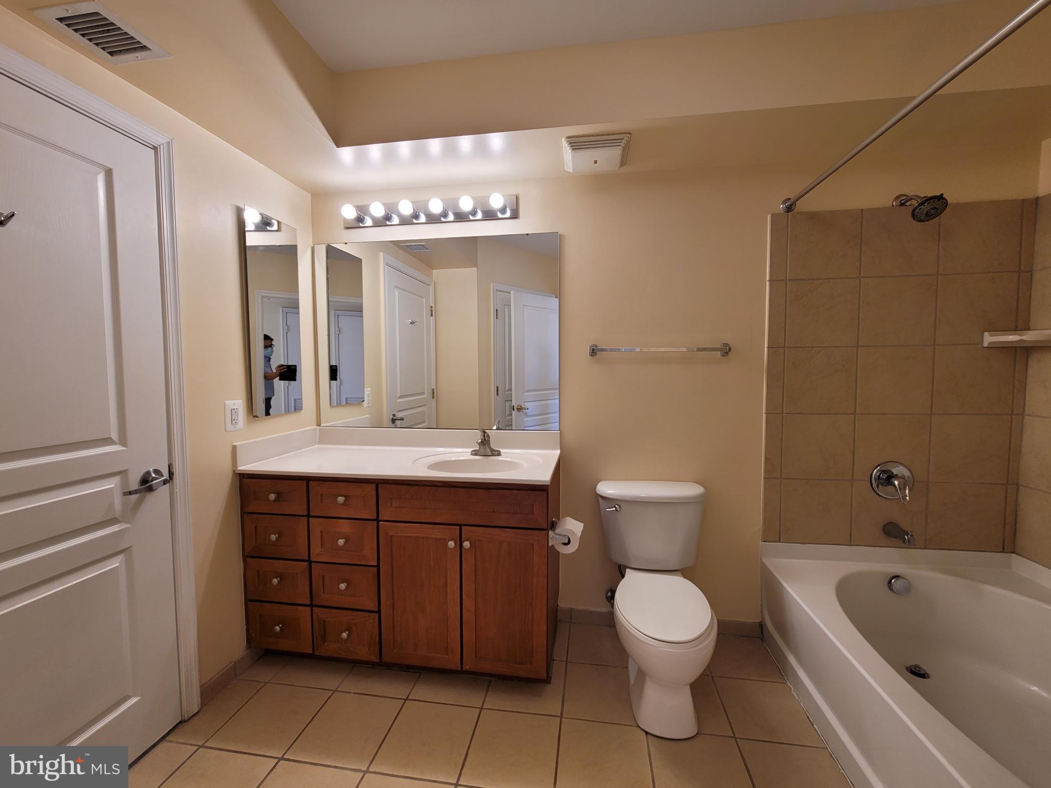 631 D Street Northwest, Unit 733 Washington, DC 20004 - Photo 30 of 119