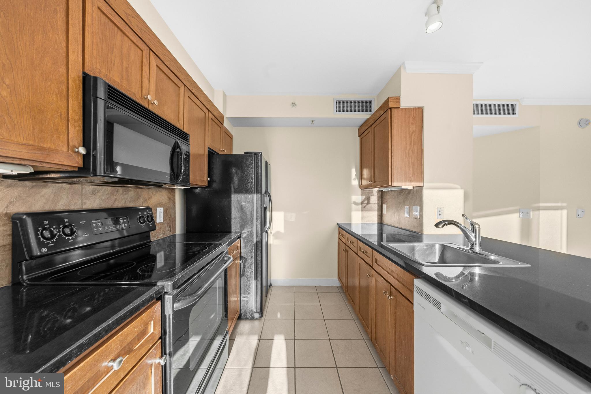 631 D Street Northwest, Unit 733 Washington, DC 20004 - Photo 8 of 100