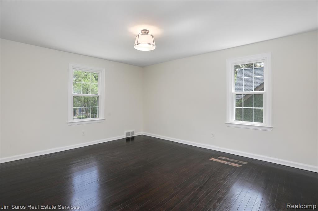 249 Ridgemont Road Grosse Pointe, MI 48236 - Photo 17 of 31