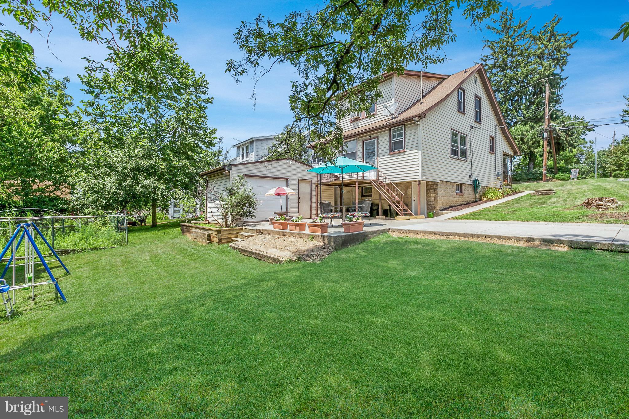 801 Woodsdale Road Baltimore, MD 21228 - Photo 24 of 29 GREAT backyard!
