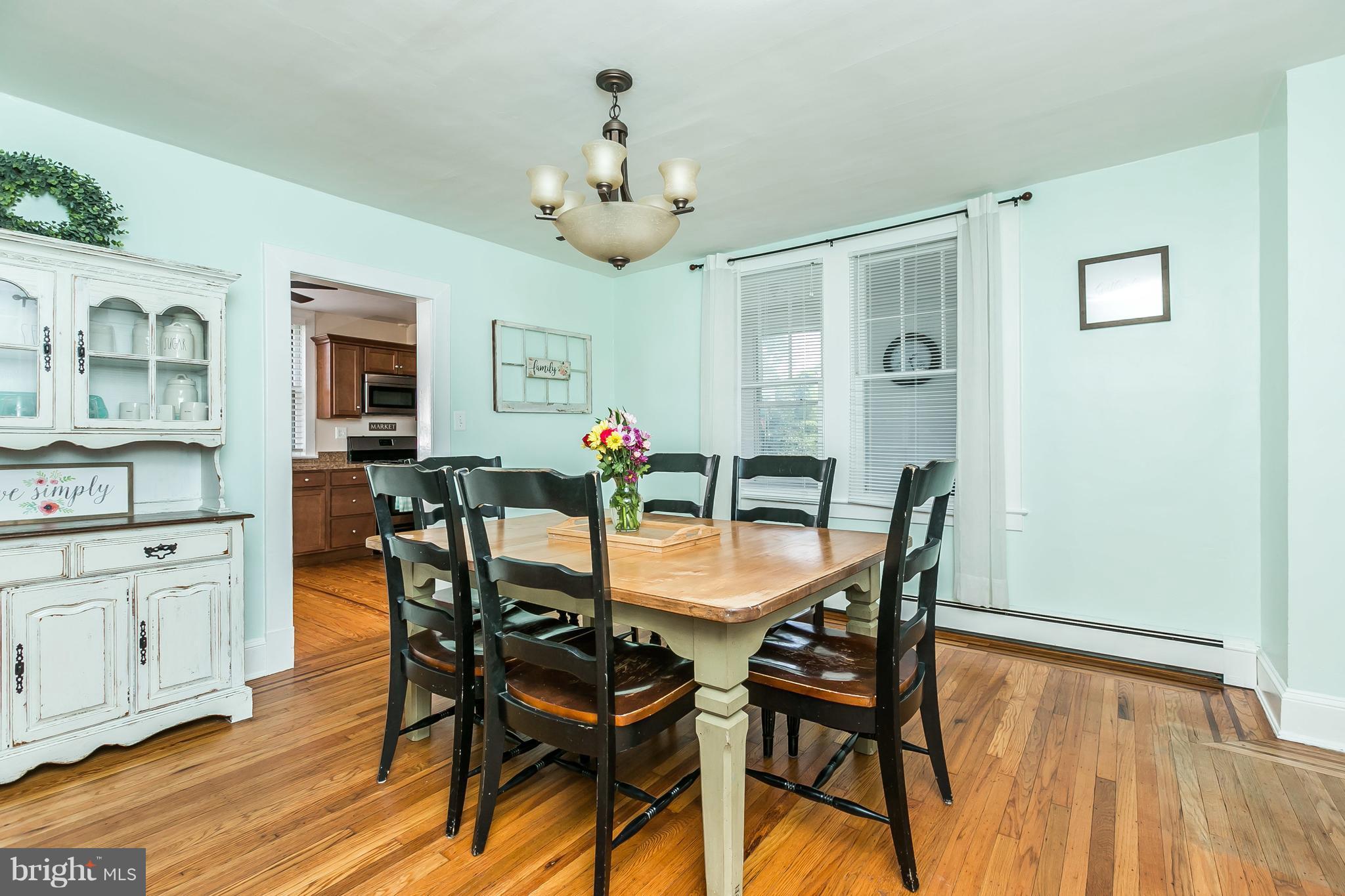 801 Woodsdale Road Baltimore, MD 21228 - Photo 6 of 29 Generously sized Dining Room