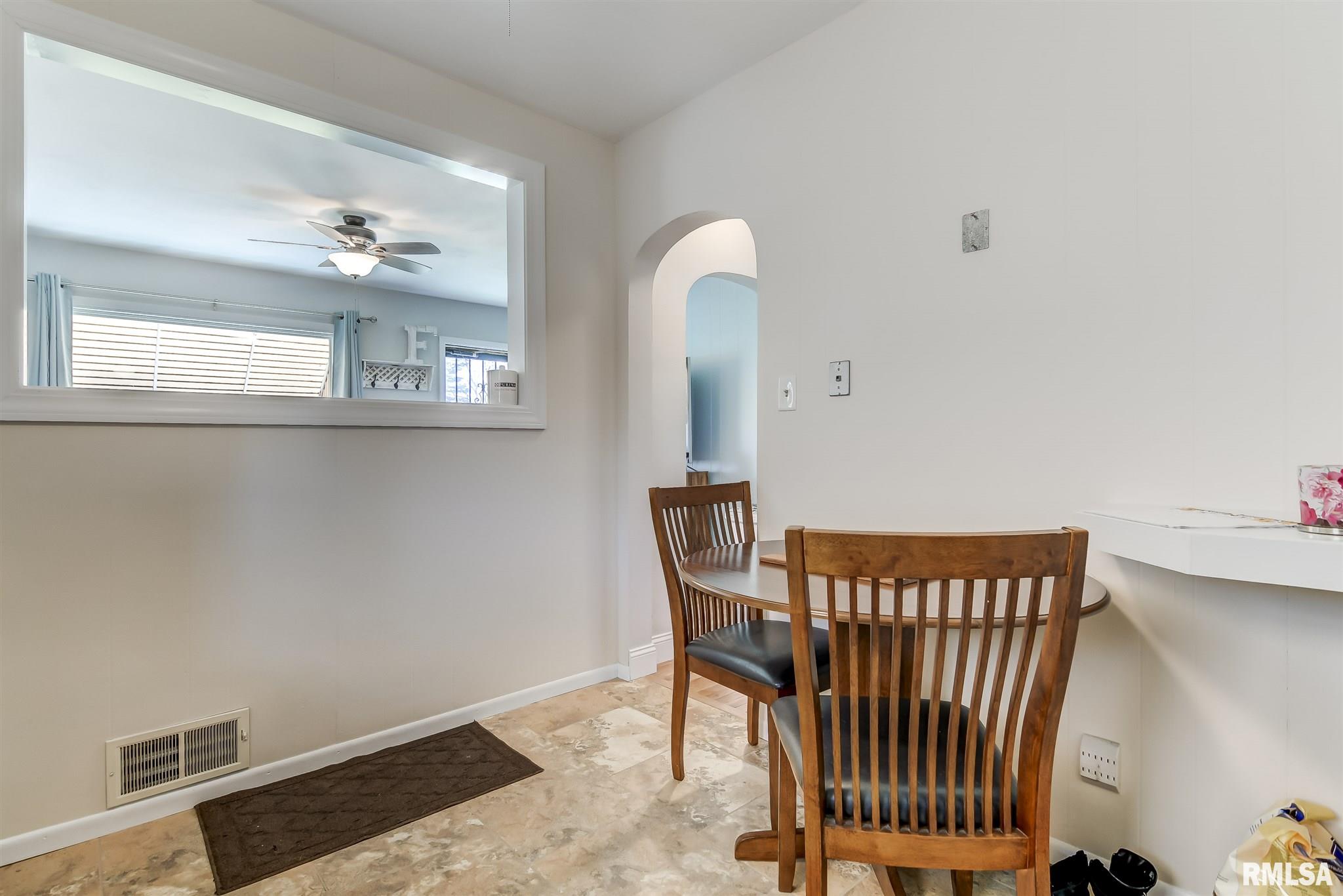 2520 South 4th Street Springfield, IL 62703 - Photo 9 of 21