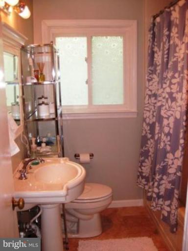 7024 Coventry Road Alexandria, VA 22306 - Photo 7 of 18 Master Bath